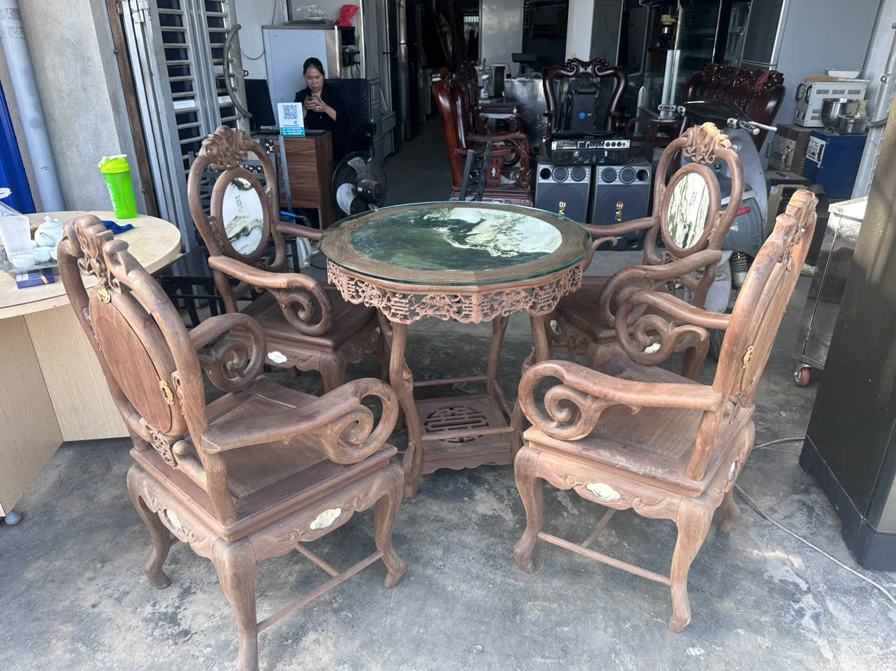 Bàn ghế gỗ thịt